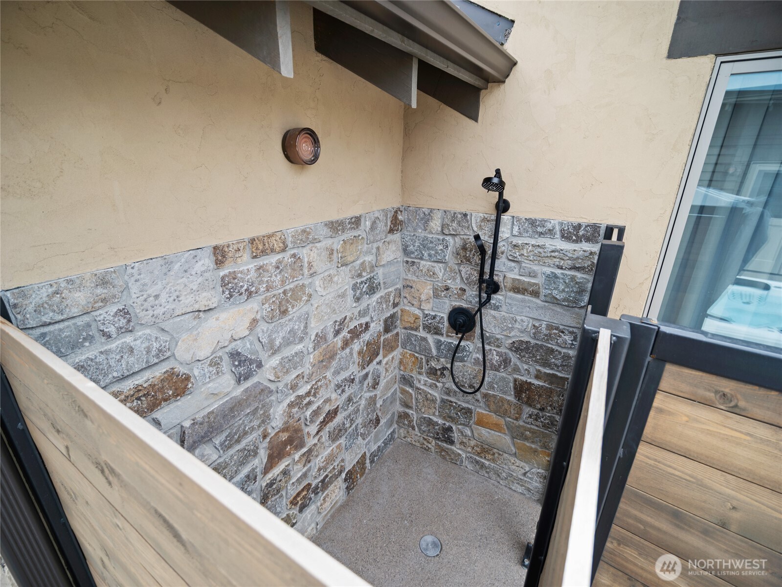 5814 Colockum Road Property Photo 23
