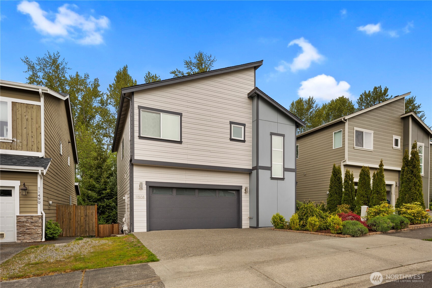 11508 SE 83rd Street Property Photo 1