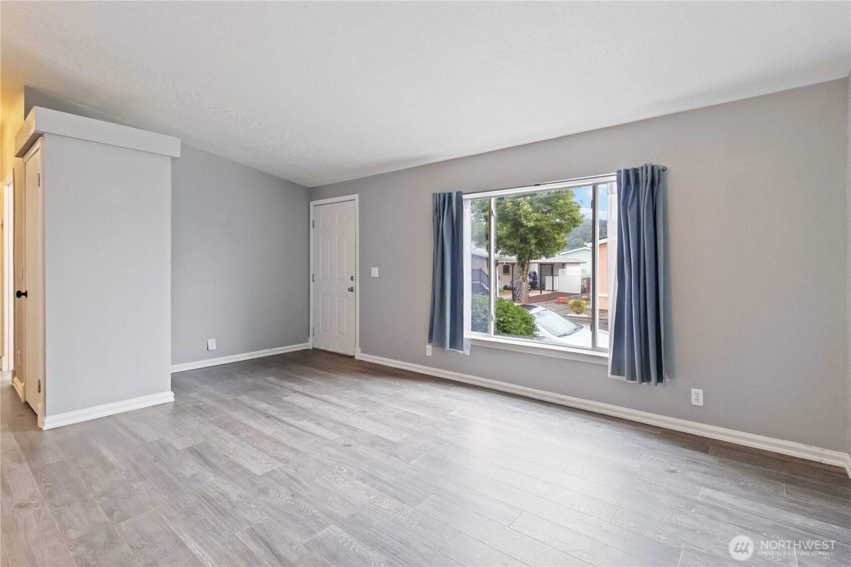 703 Pintail Lane Property Photo 3