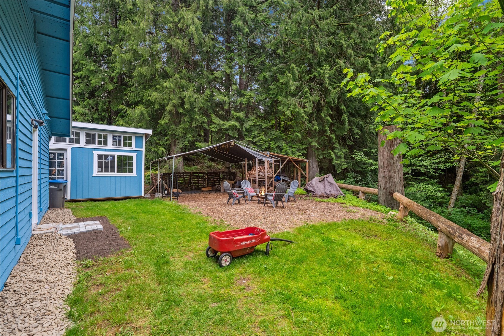 4715 Ne Thunder Lane Property Photo 5