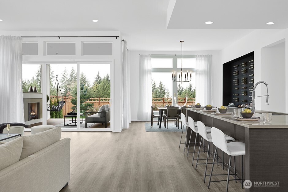 4101 Wandering Way Property Photo 5