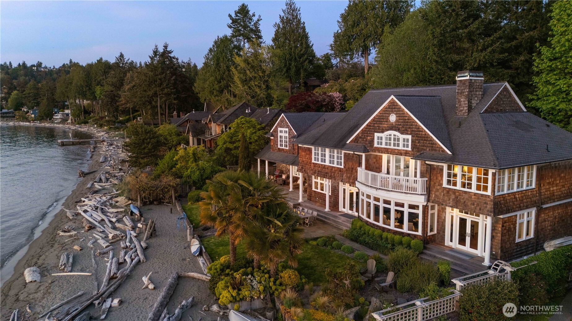 9325 Fauntleroy Way