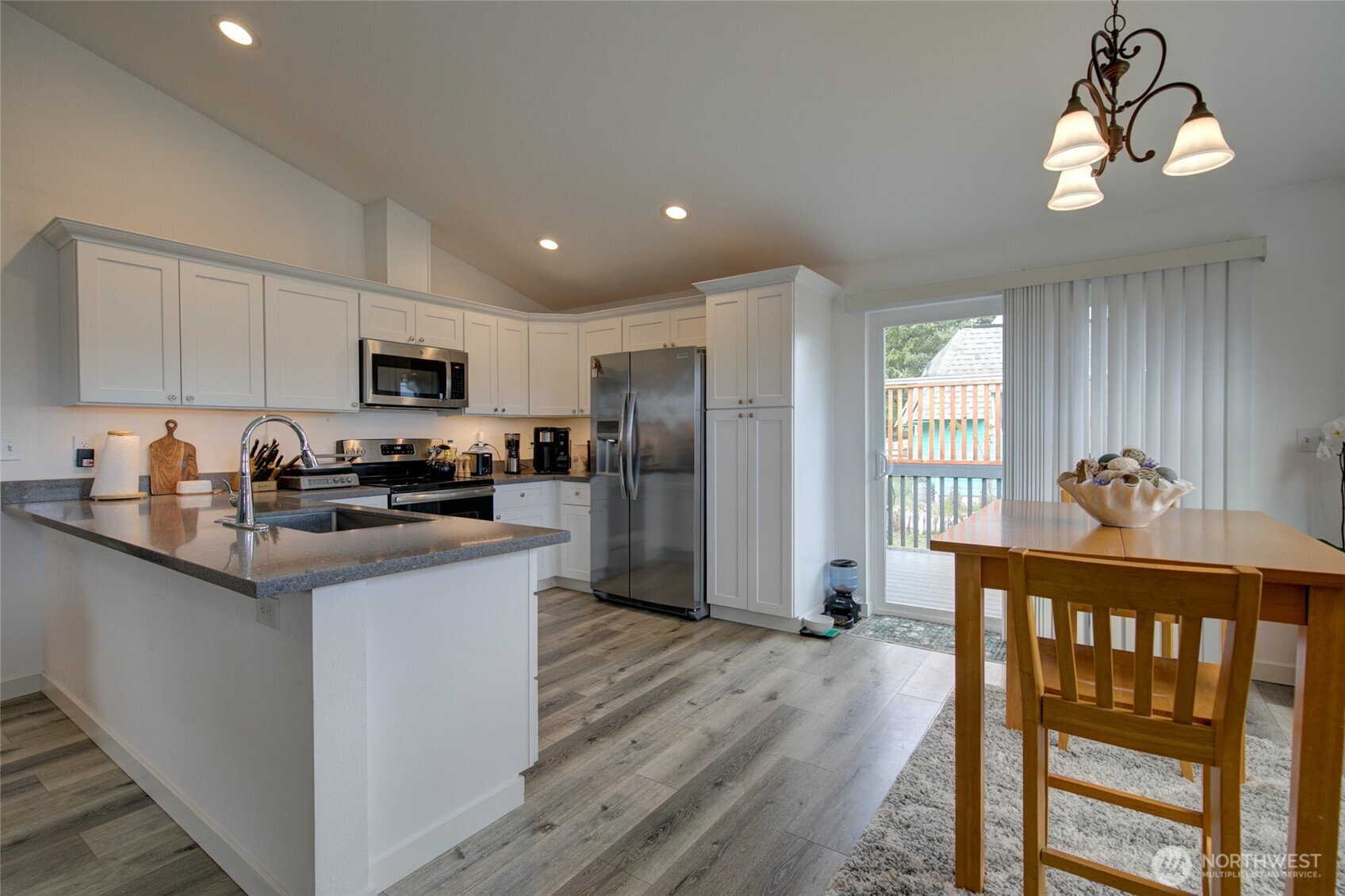 531 Point Brown Avenue Property Photo 5