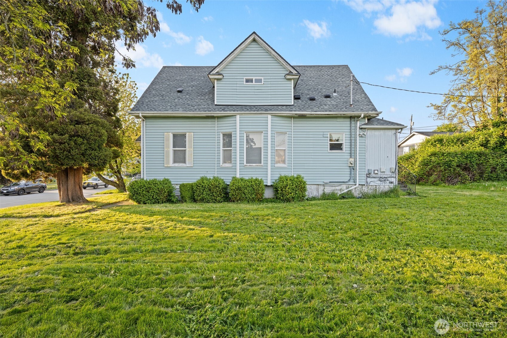 2143 S Cushman Avenue Property Photo