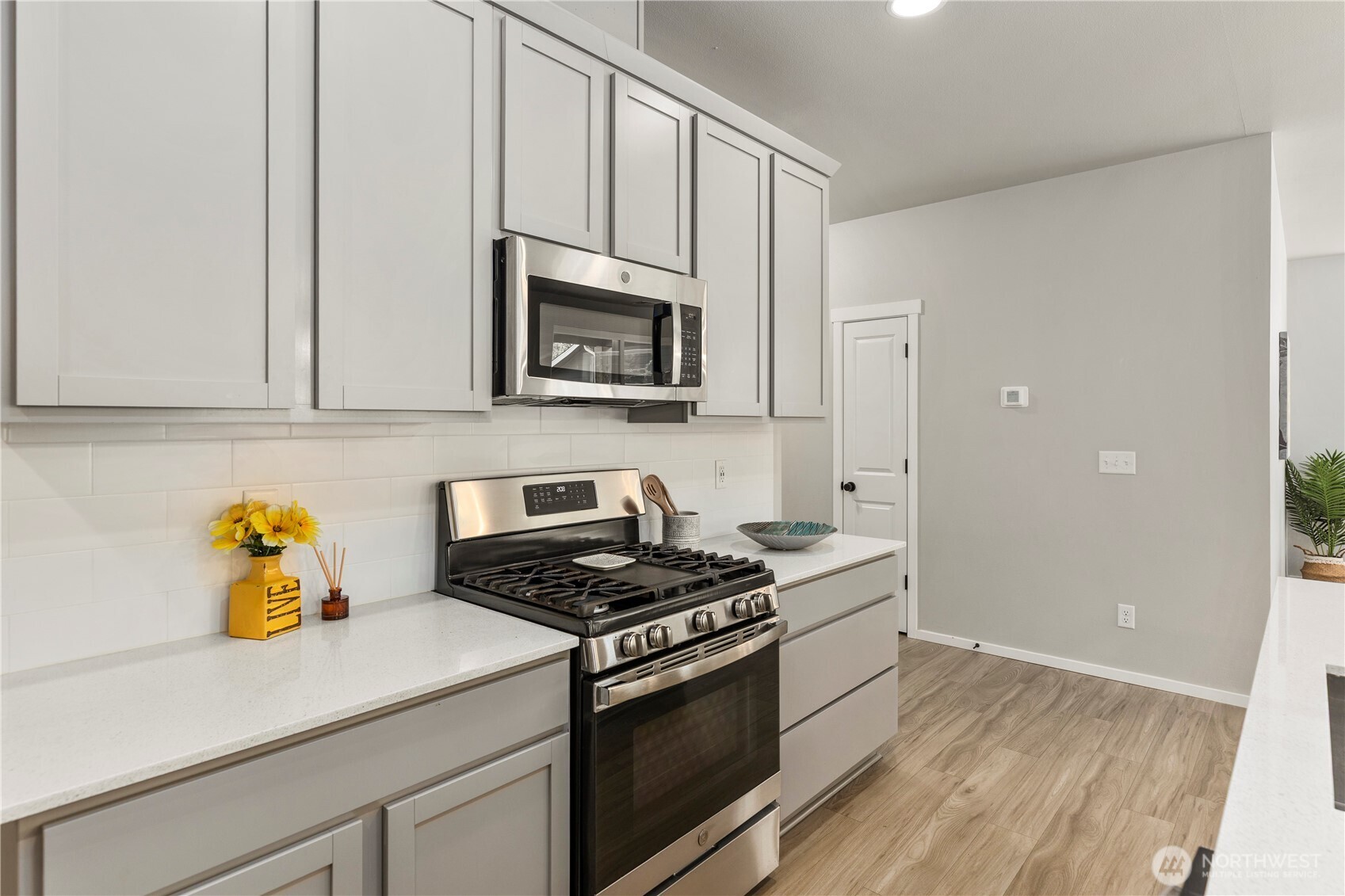 9920 Cooke Court Property Photo 17
