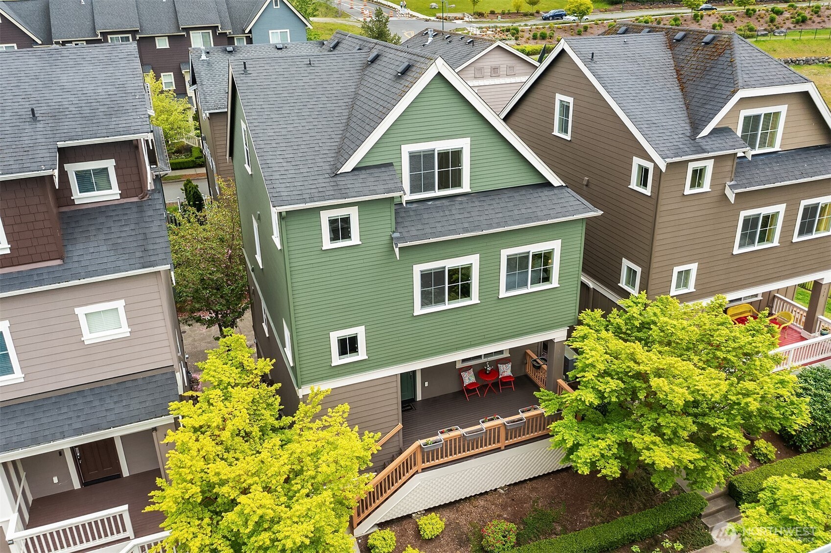 365 Ne Denny Way Property Photo