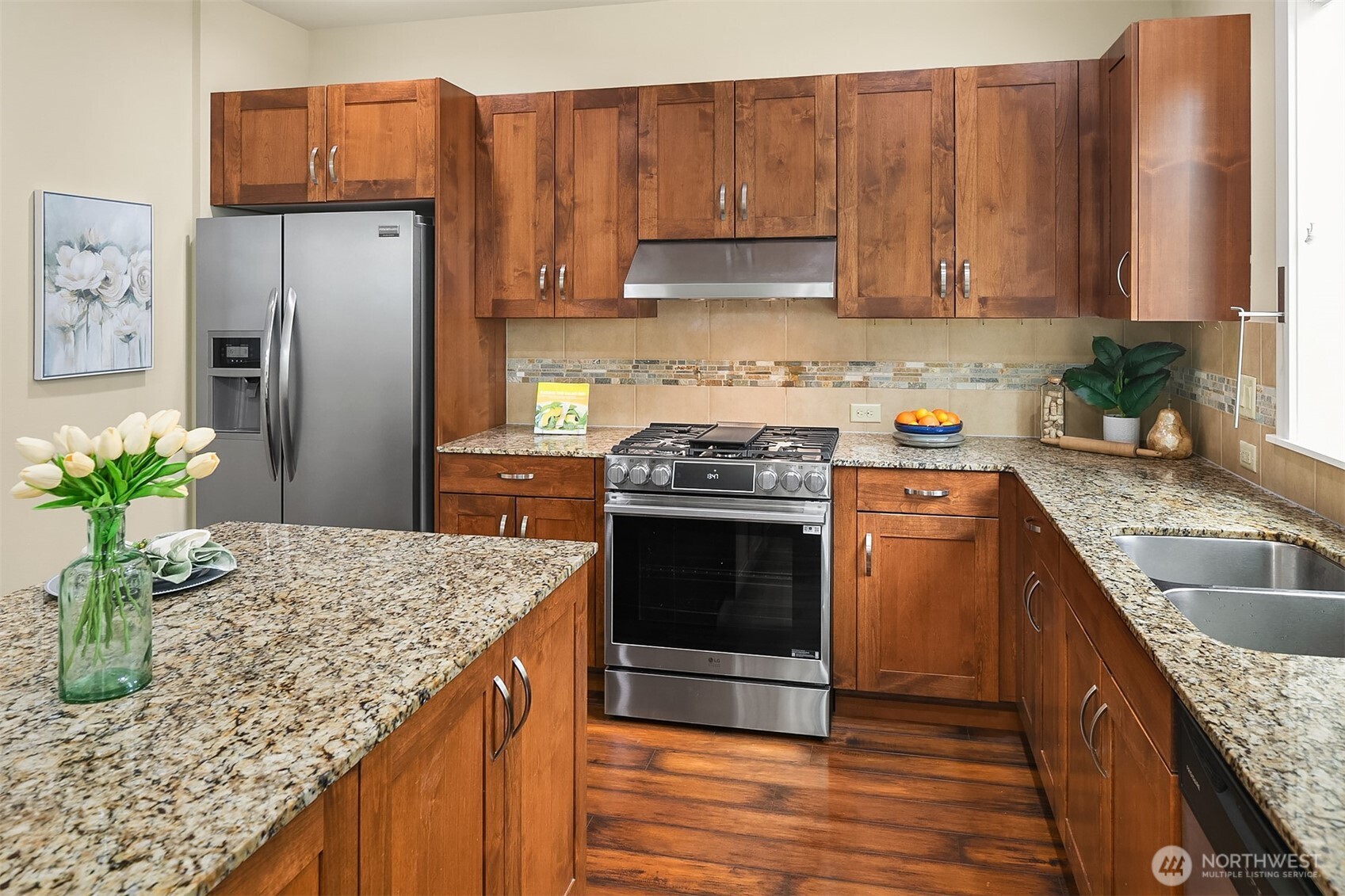 365 Ne Denny Way Property Photo 8