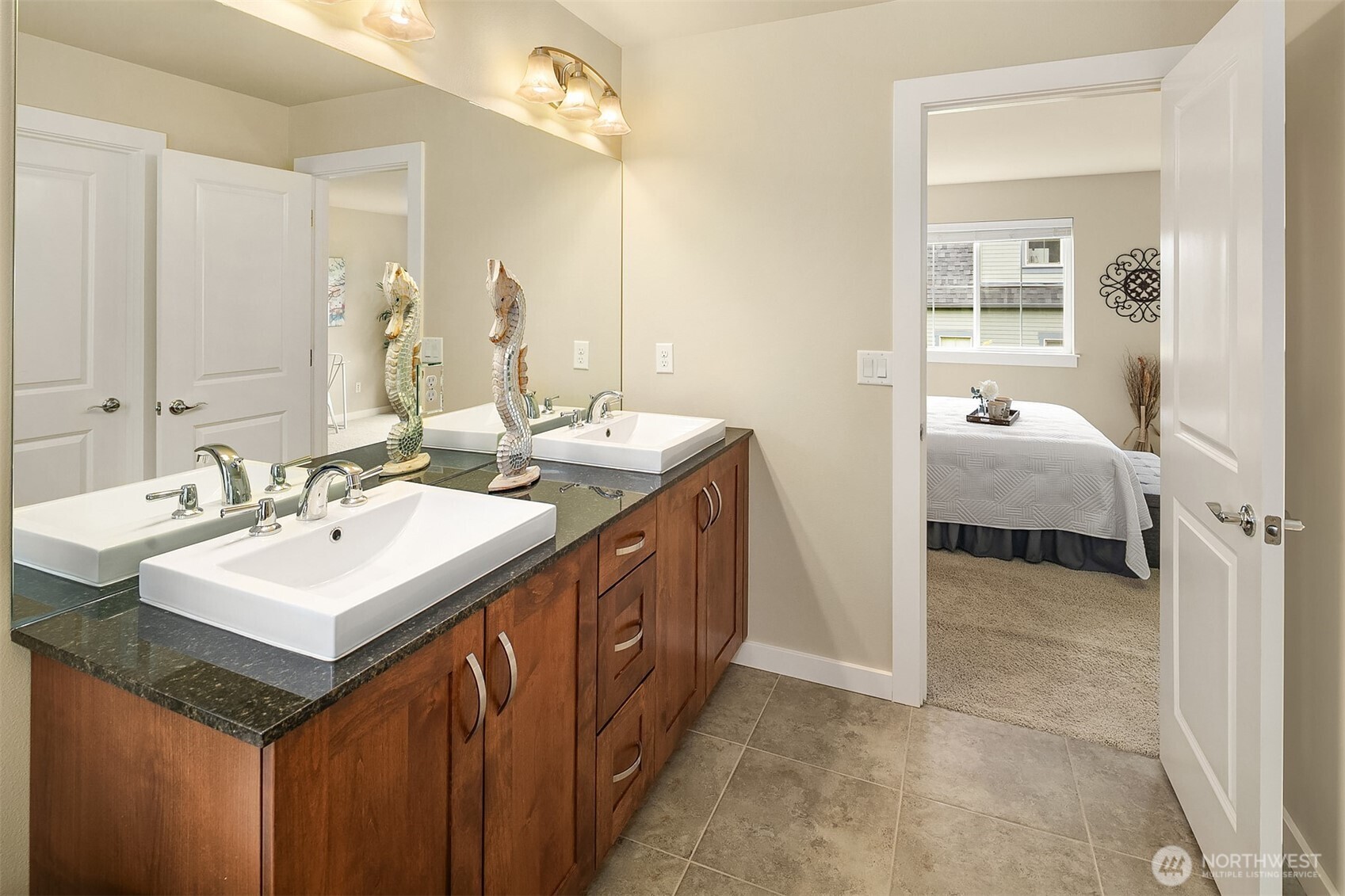 365 Ne Denny Way Property Photo 14