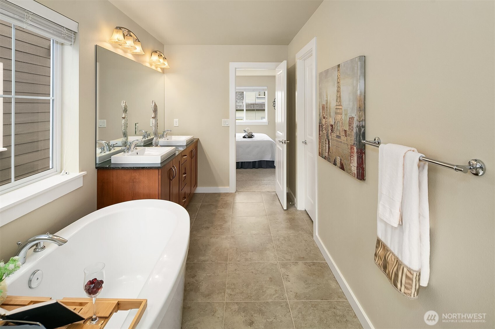 365 Ne Denny Way Property Photo 15