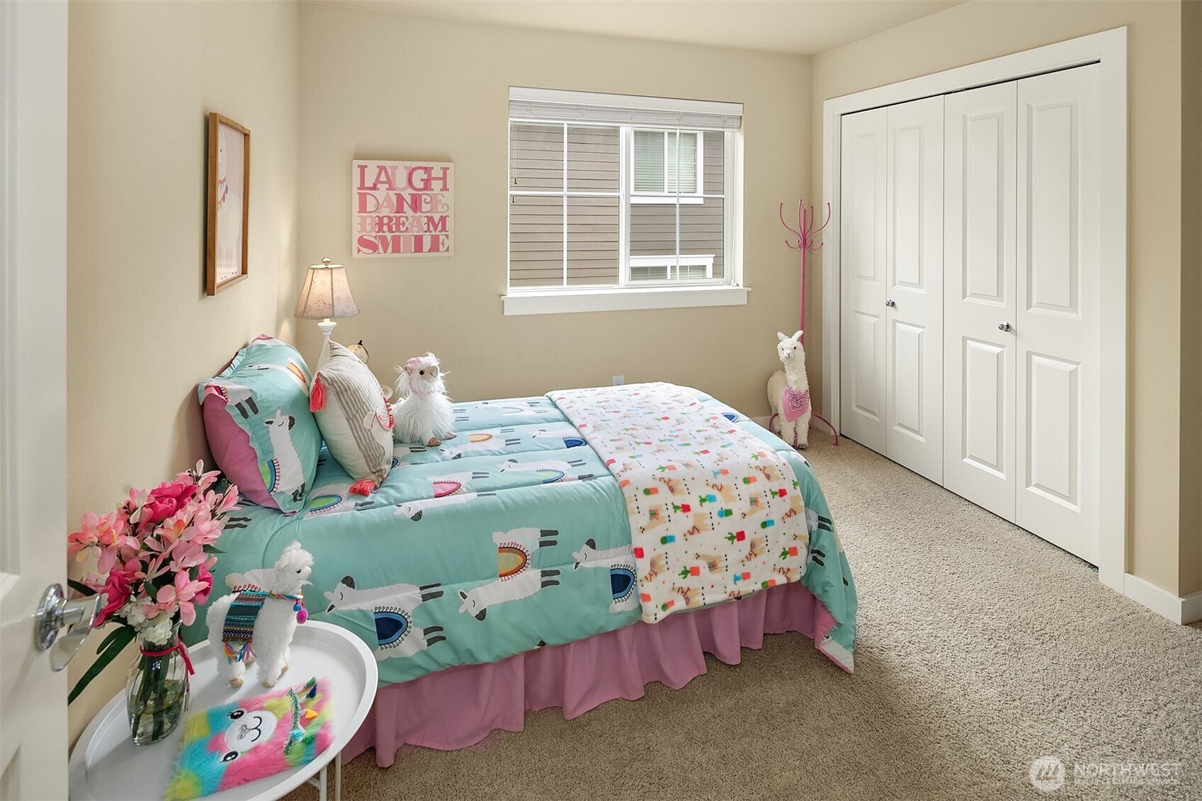 365 Ne Denny Way Property Photo 17