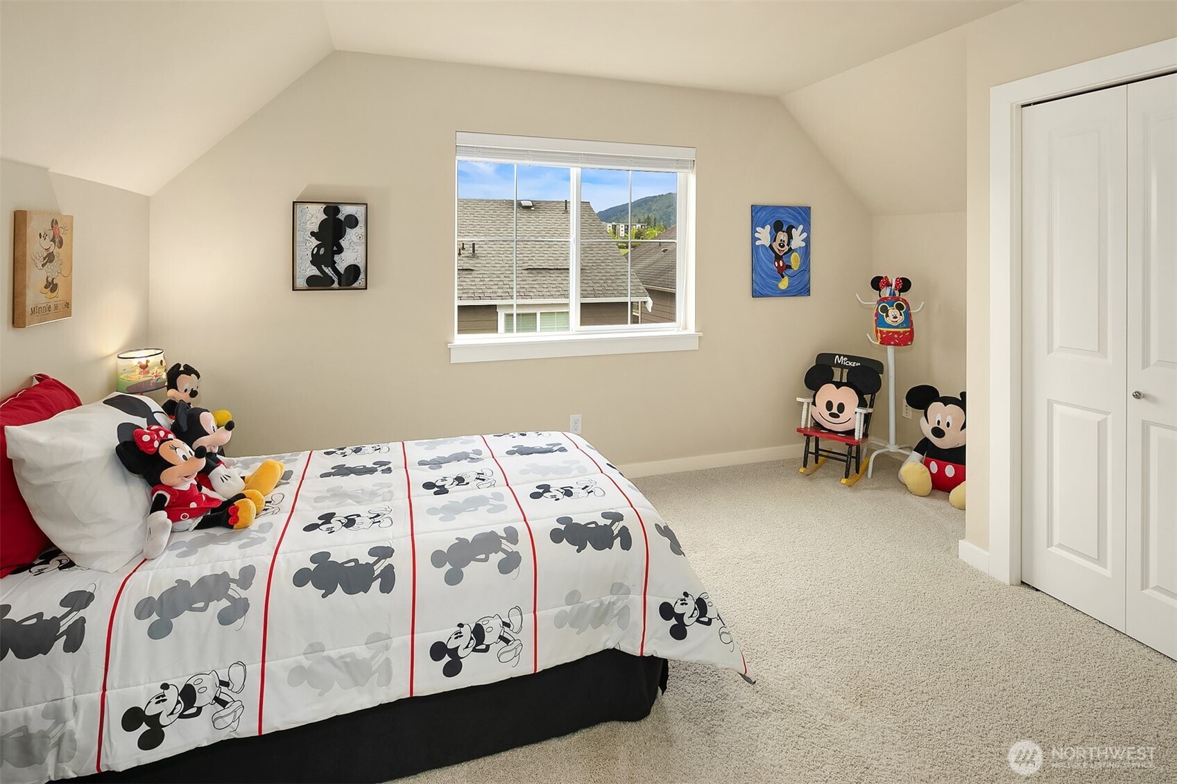 365 Ne Denny Way Property Photo 18