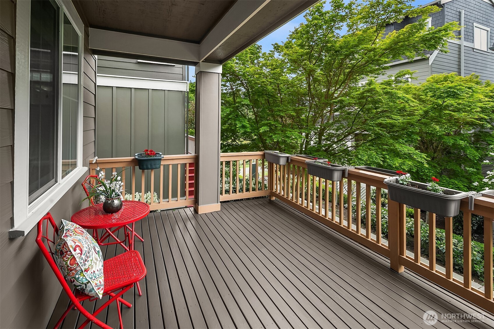 365 Ne Denny Way Property Photo 25