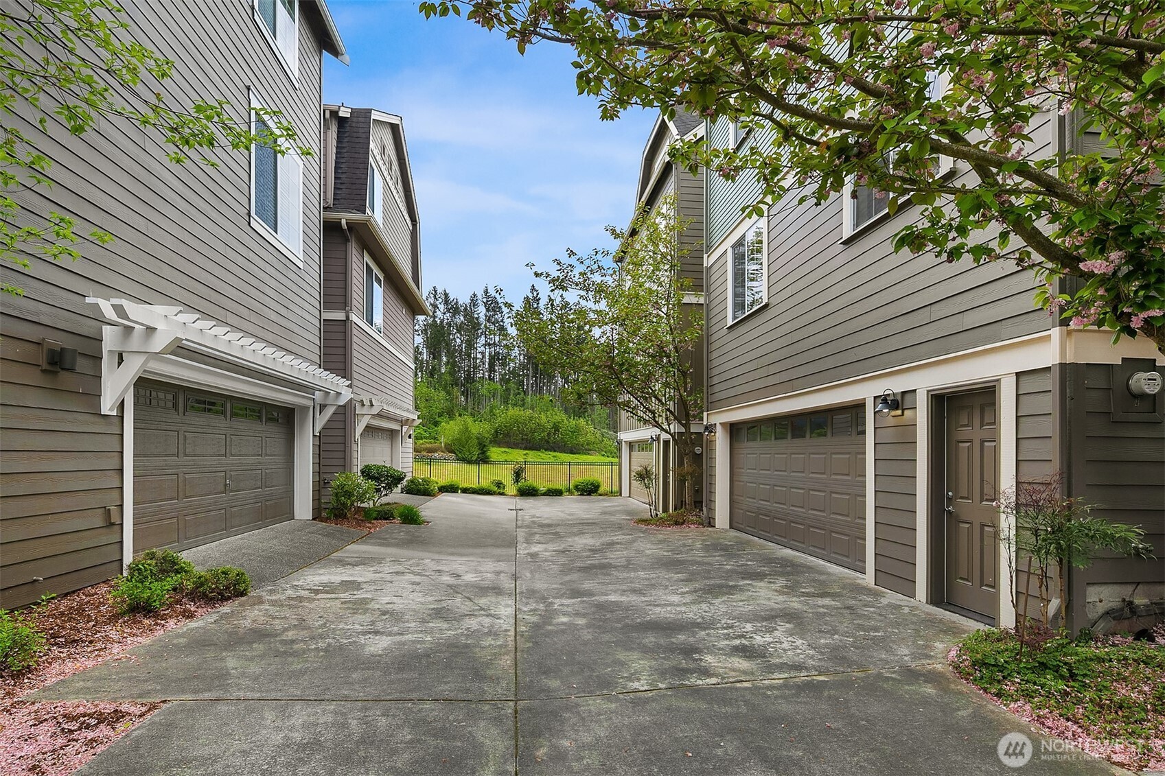 365 Ne Denny Way Property Photo 26
