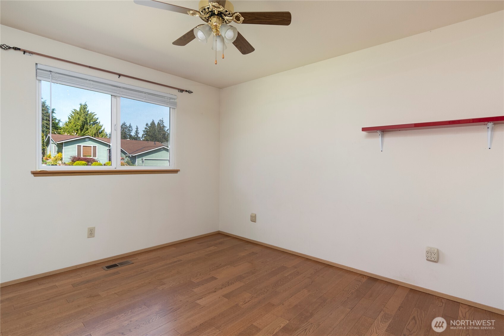 1660 Sw Nienhuis Street Property Photo 8
