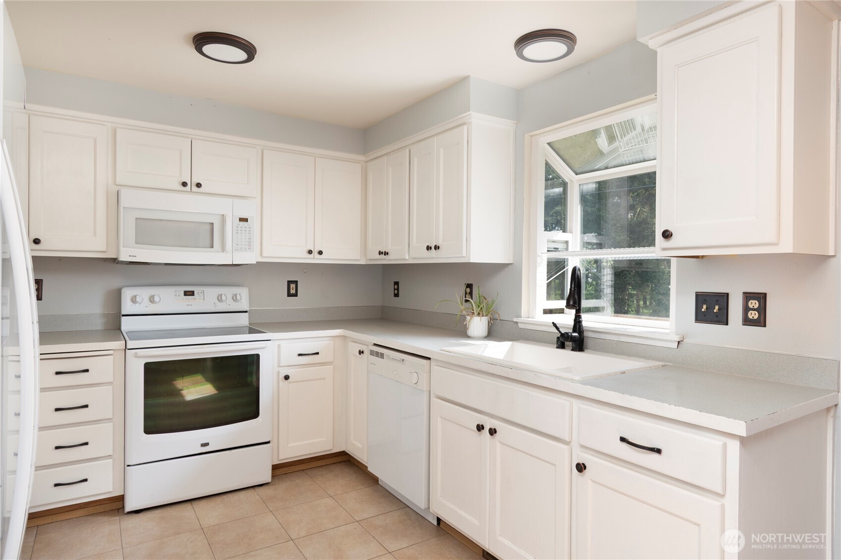 1660 Sw Nienhuis Street Property Photo 11