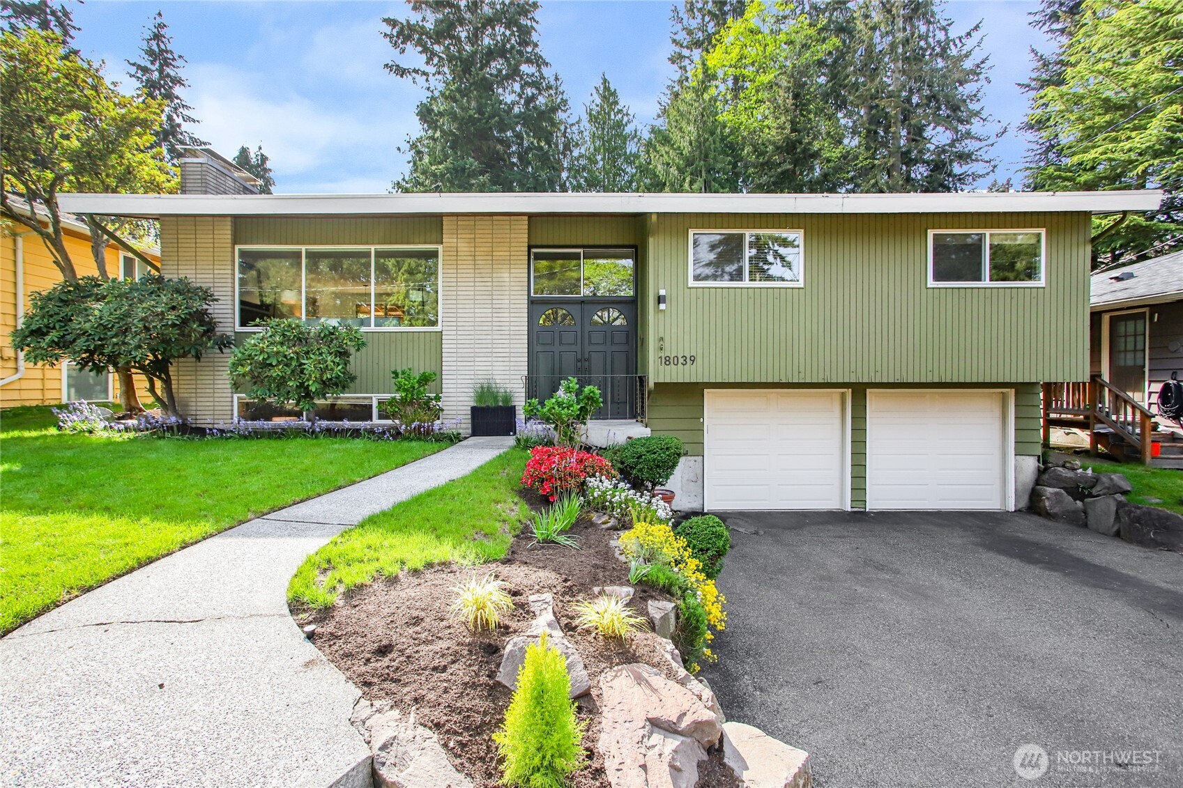 18039 Burke Avenue Property Photo