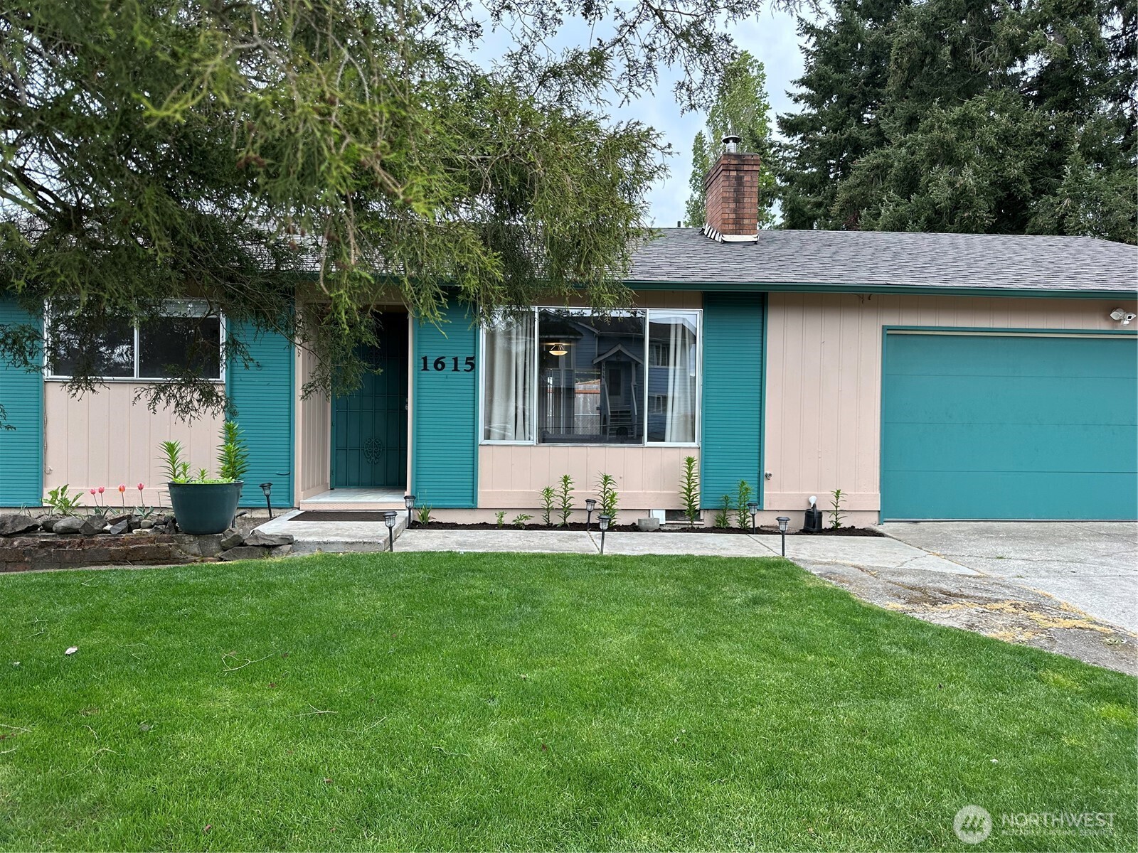 1615 S 90th Street Property Photo 1
