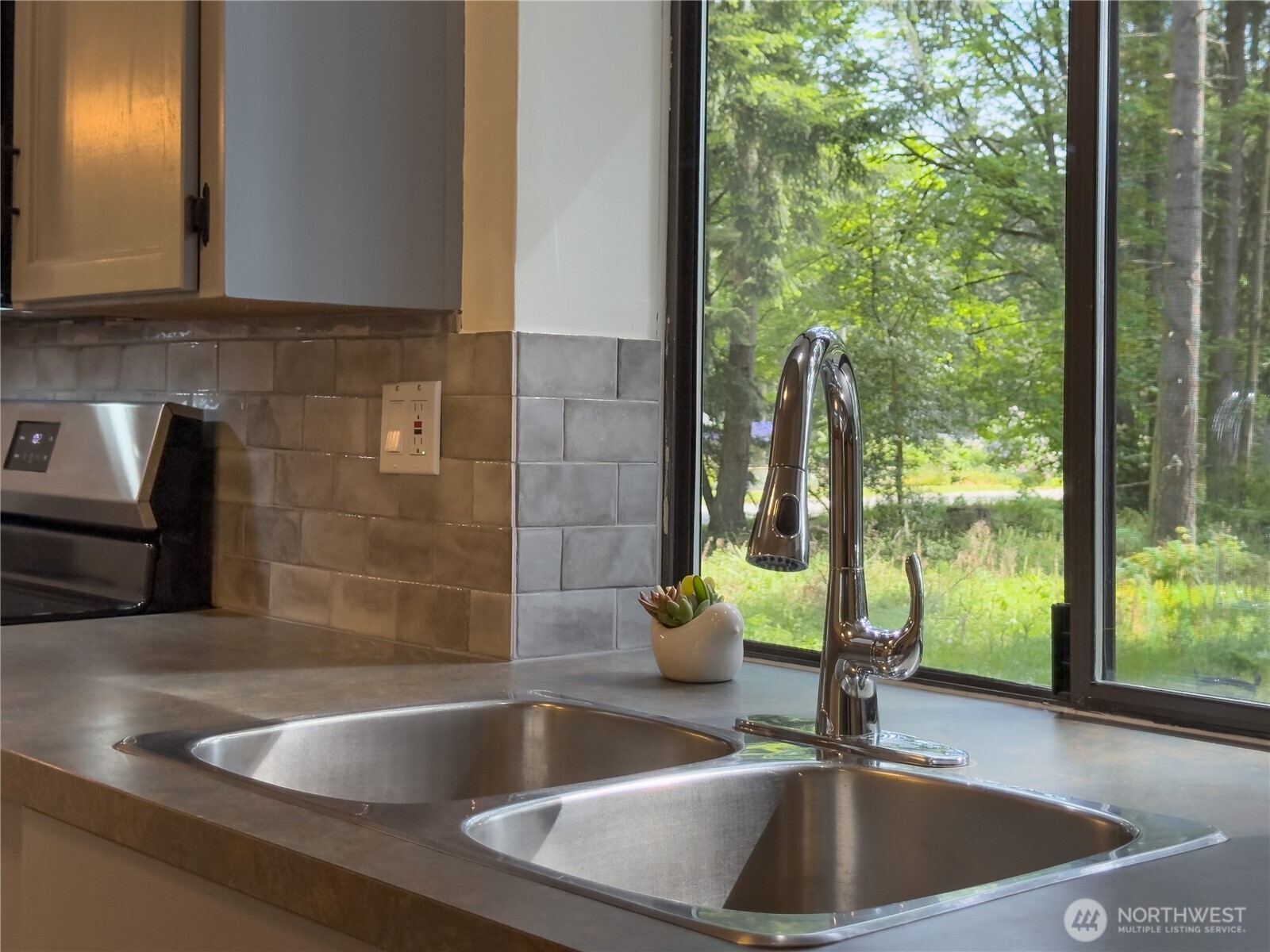 29 G Sound Place Property Photo 12
