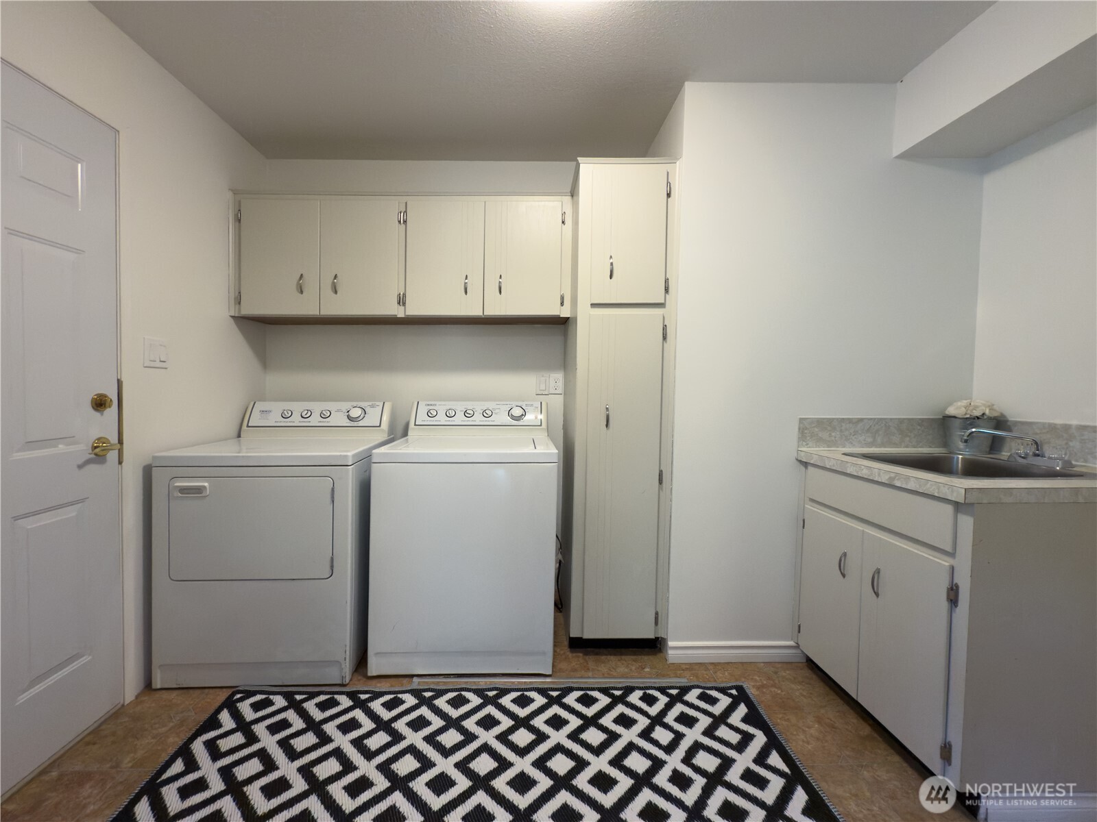 29 G Sound Place Property Photo 32