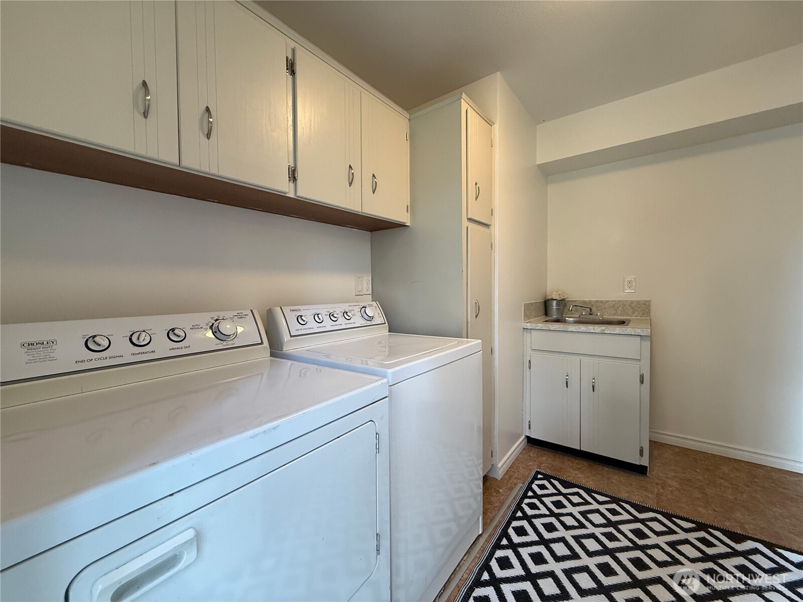 29 G Sound Place Property Photo 33