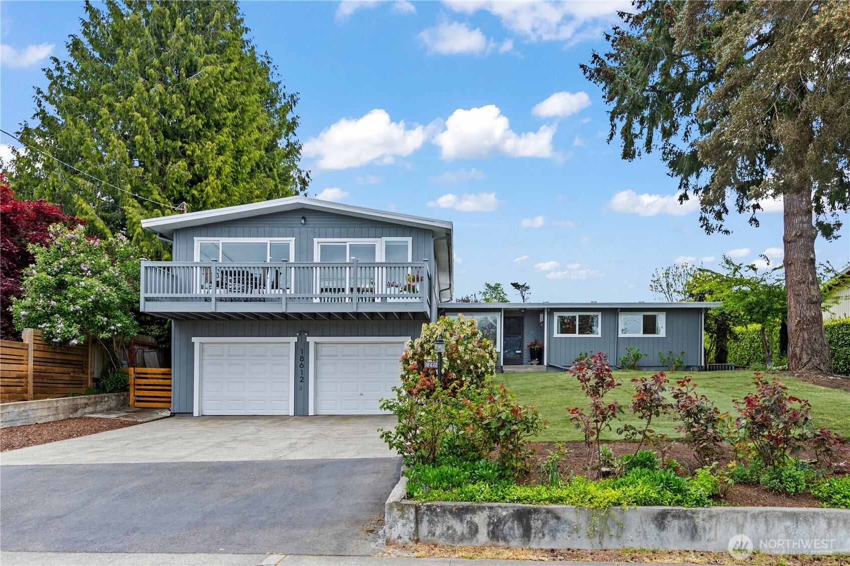 18612 4th Avenue Property Photo 2