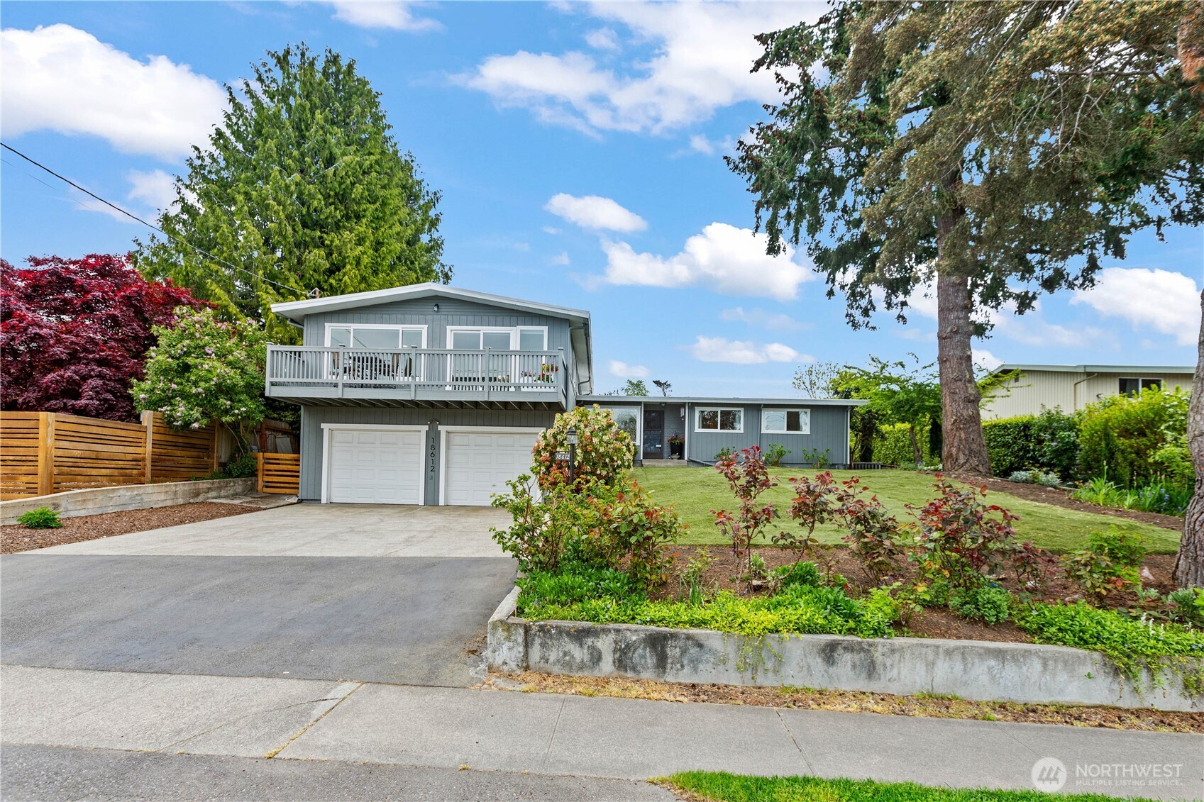18612 4th Avenue Property Photo 3