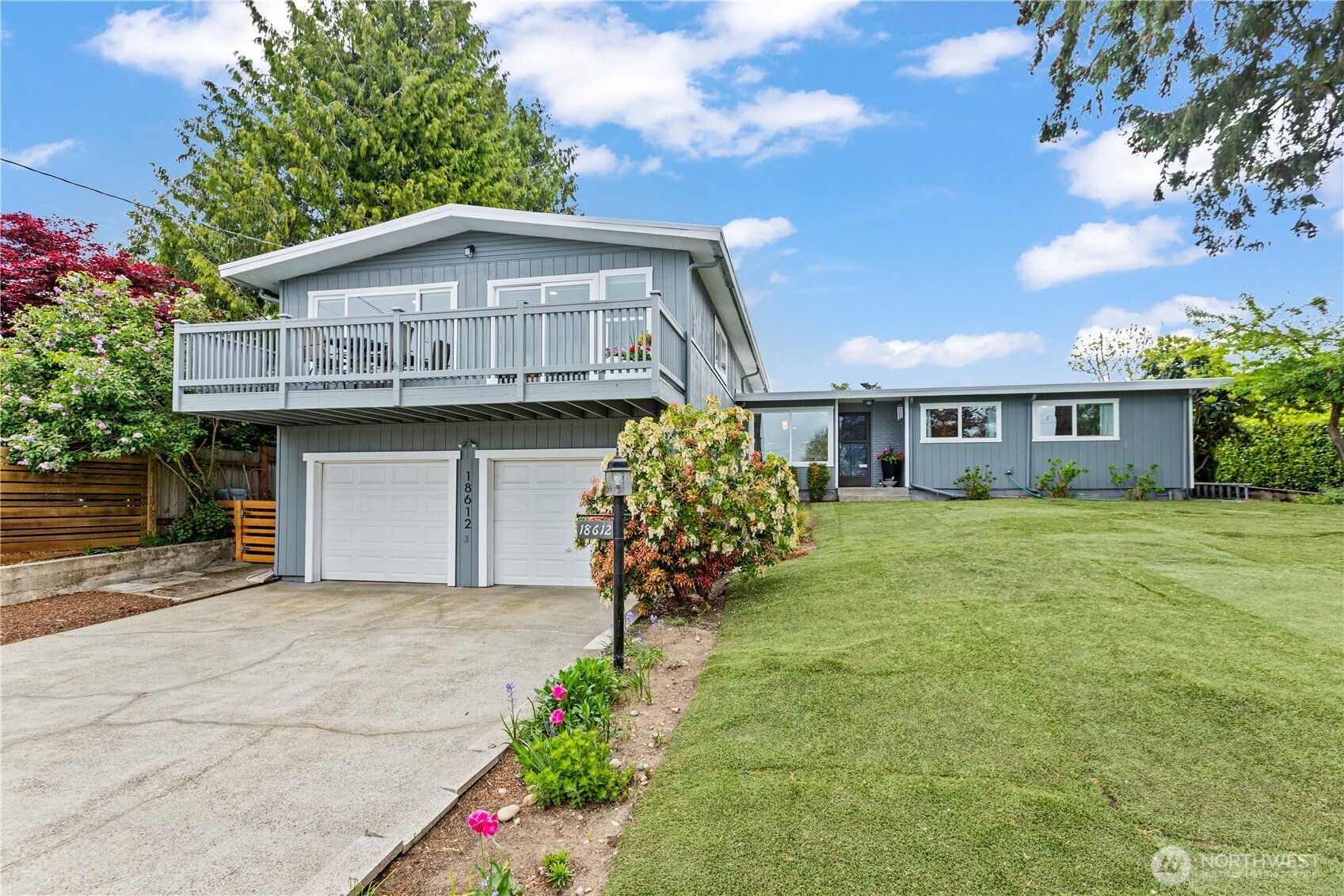 18612 4th Avenue Property Photo 4