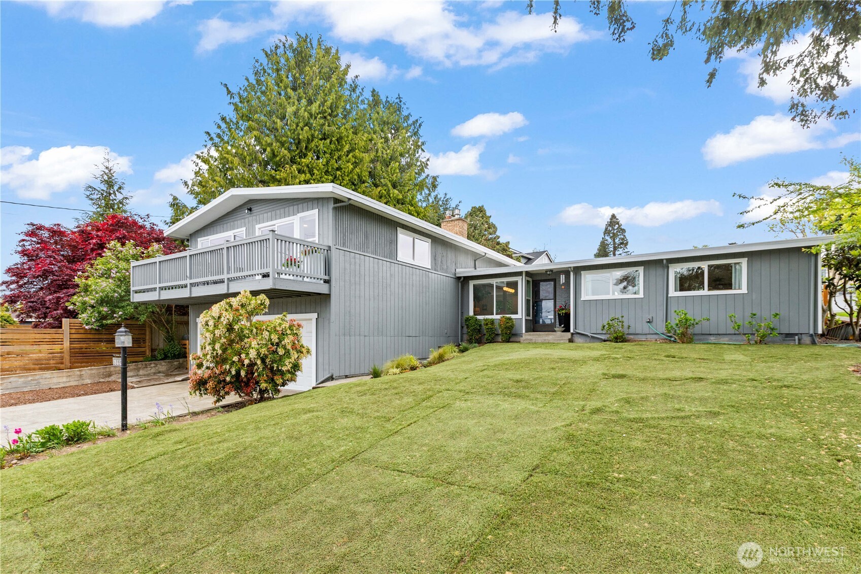 18612 4th Avenue Property Photo 5