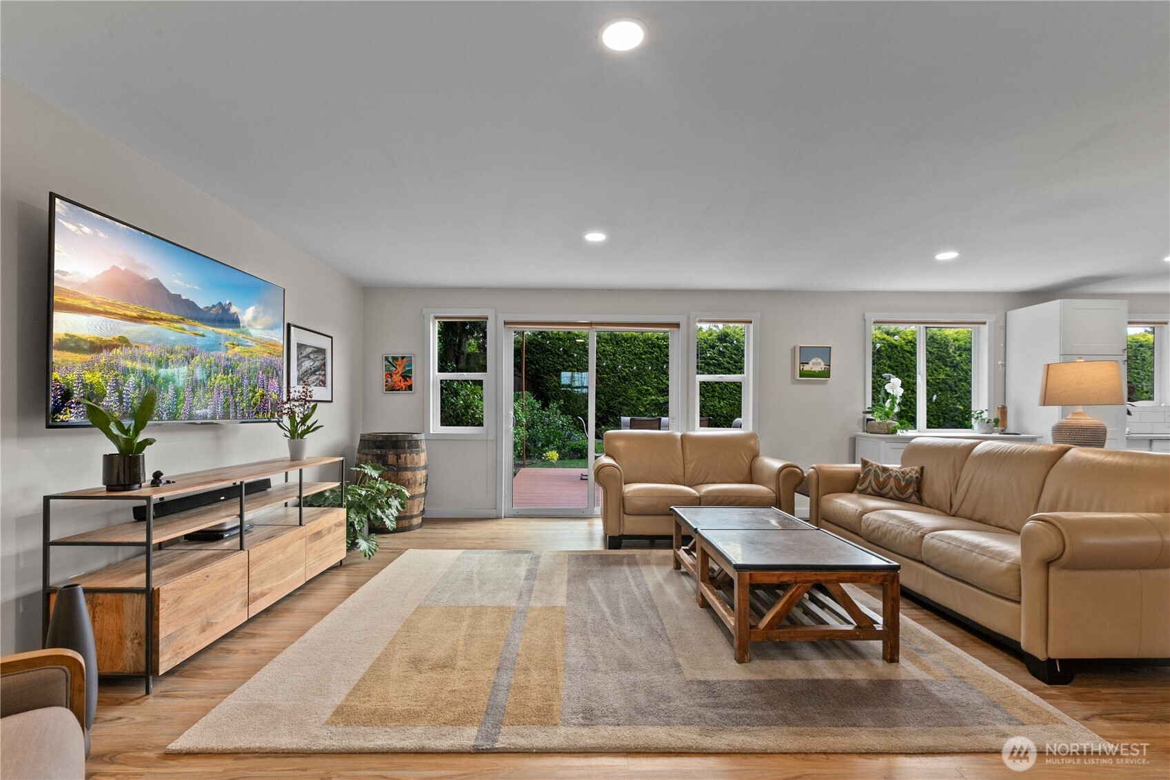 18612 4th Avenue Property Photo 17