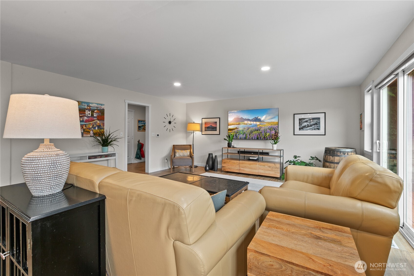 18612 4th Avenue Property Photo 18