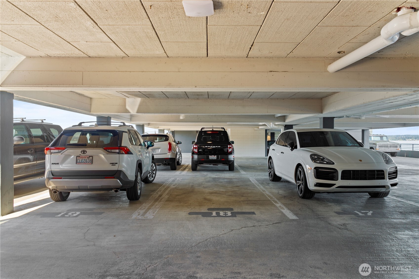 733 S Lake St 312 Property Photo 36