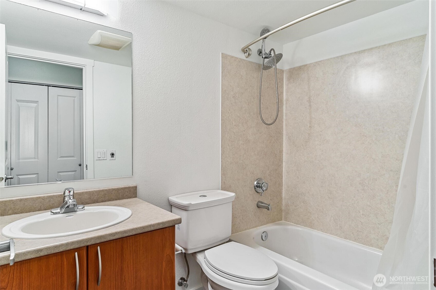 15415 35th Avenue F105 Property Photo 10