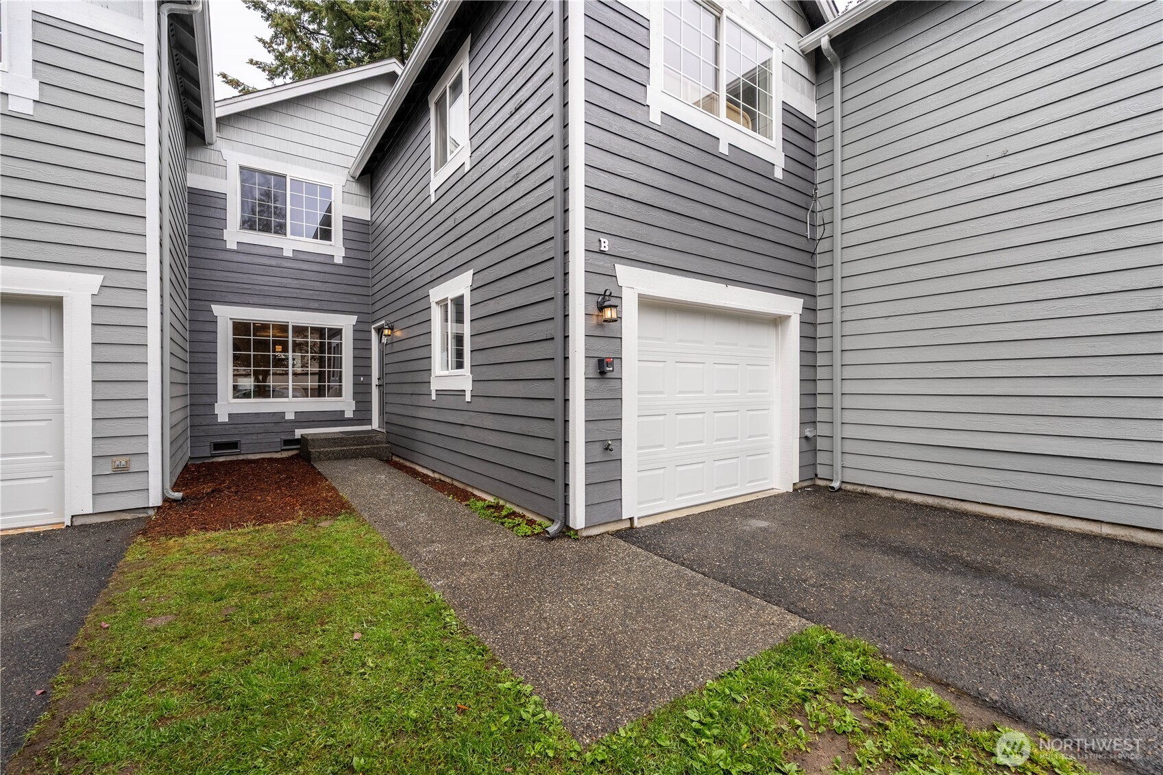 6916 Rainier Drive B Property Photo 1