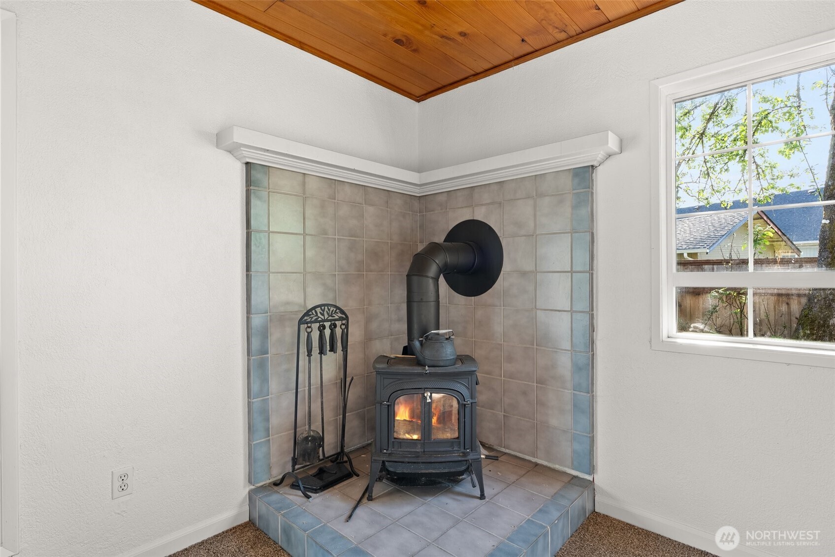 105 E Cindy Road Property Photo 6