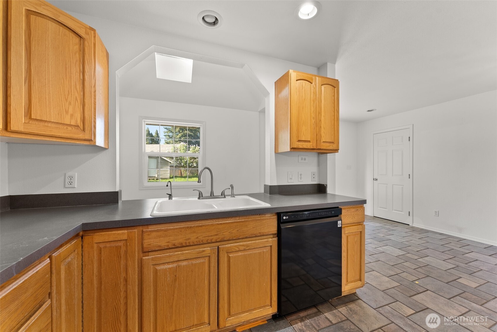 105 E Cindy Road Property Photo 10