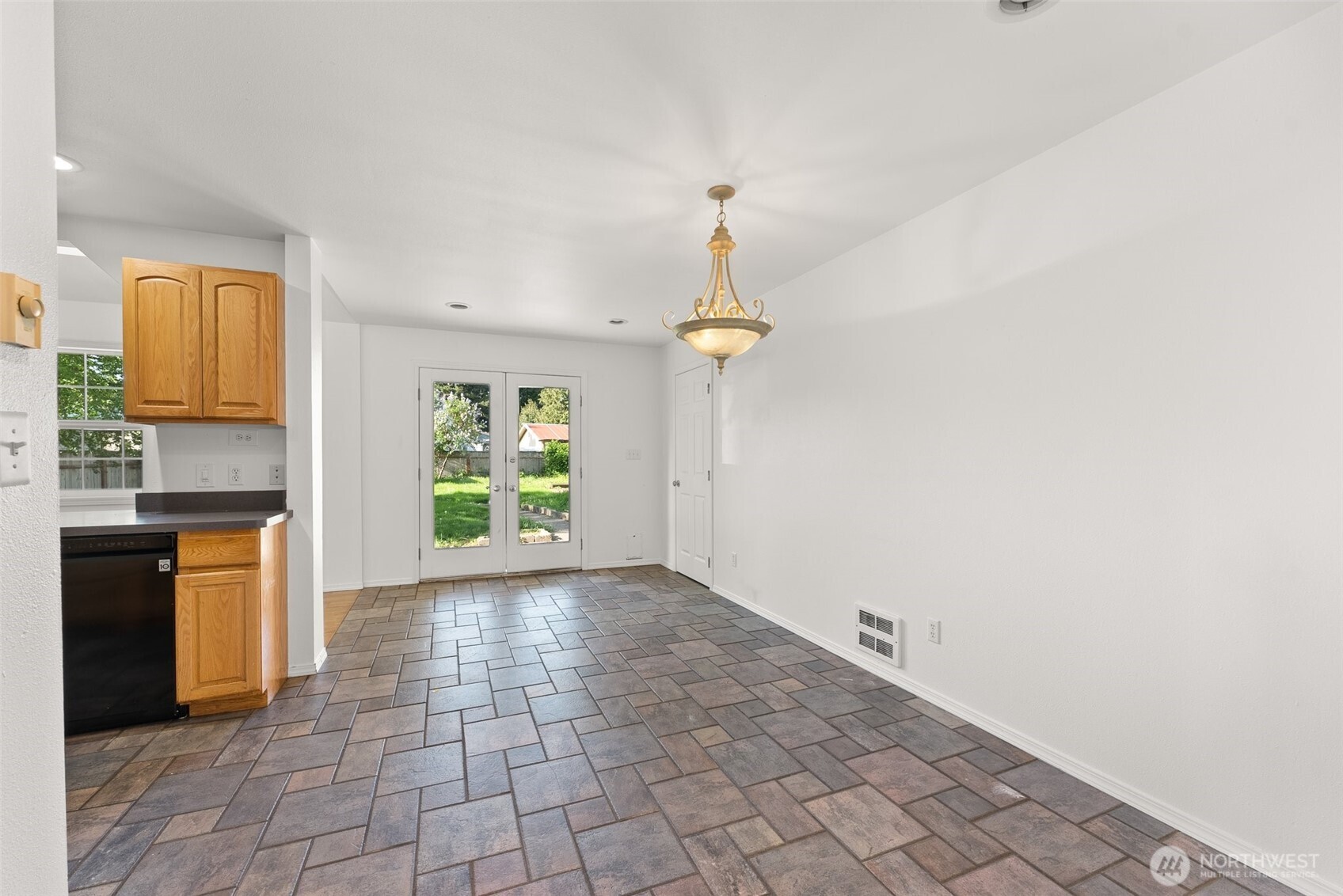 105 E Cindy Road Property Photo 11