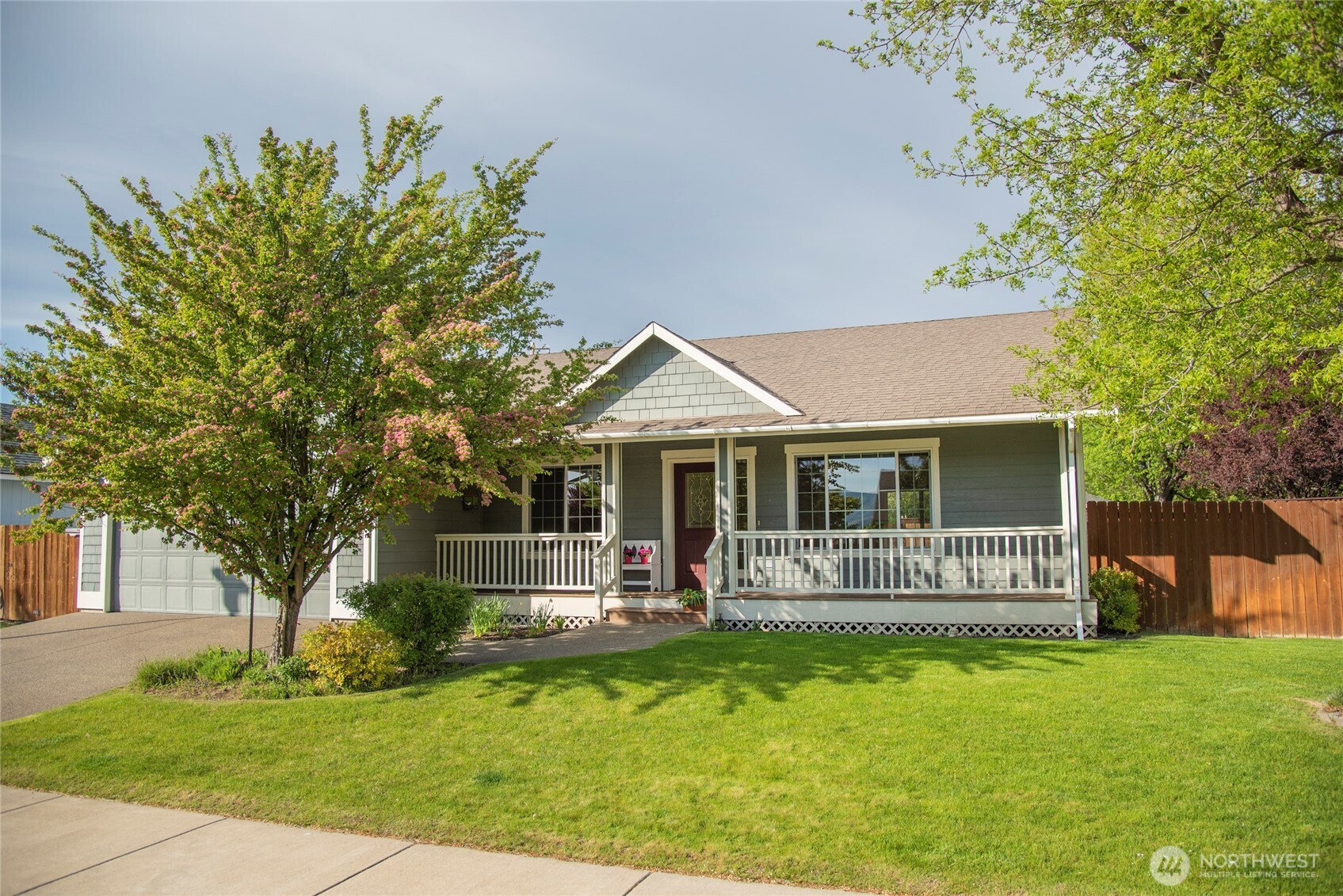 1710 N Bluegrass Lane Property Photo 1