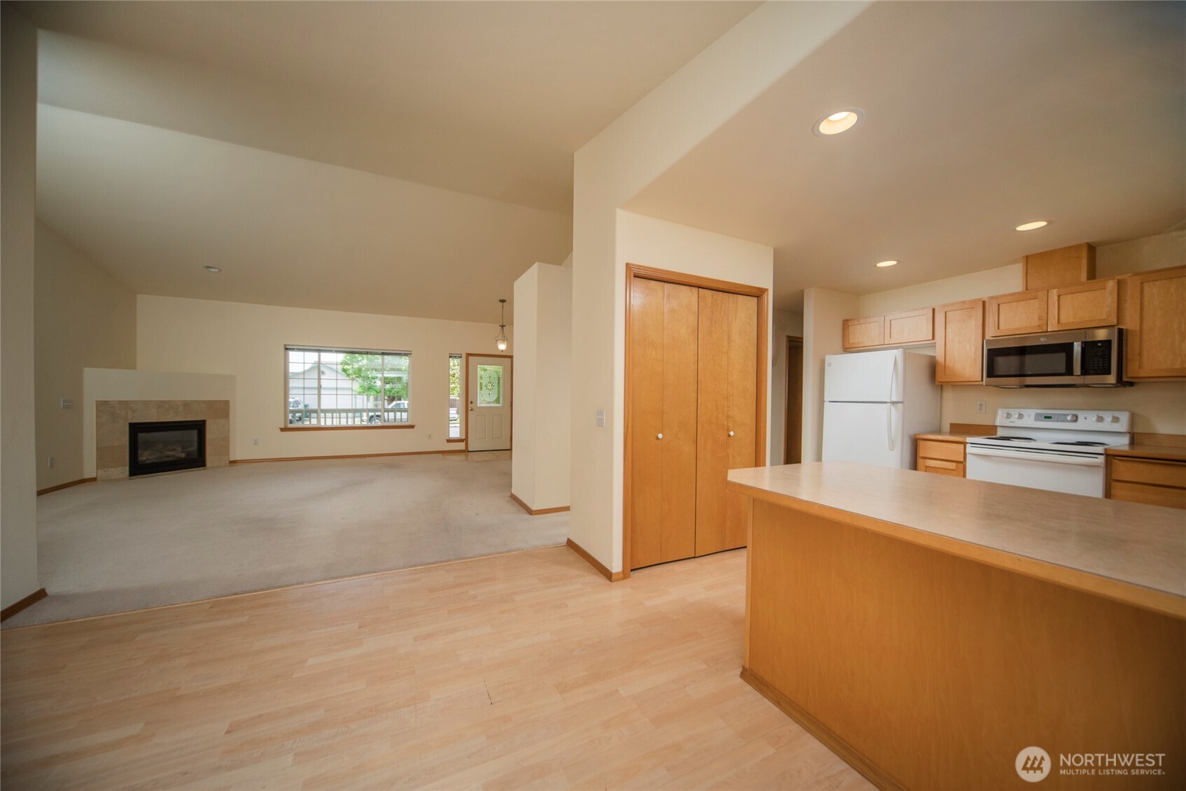 1710 N Bluegrass Lane Property Photo 6