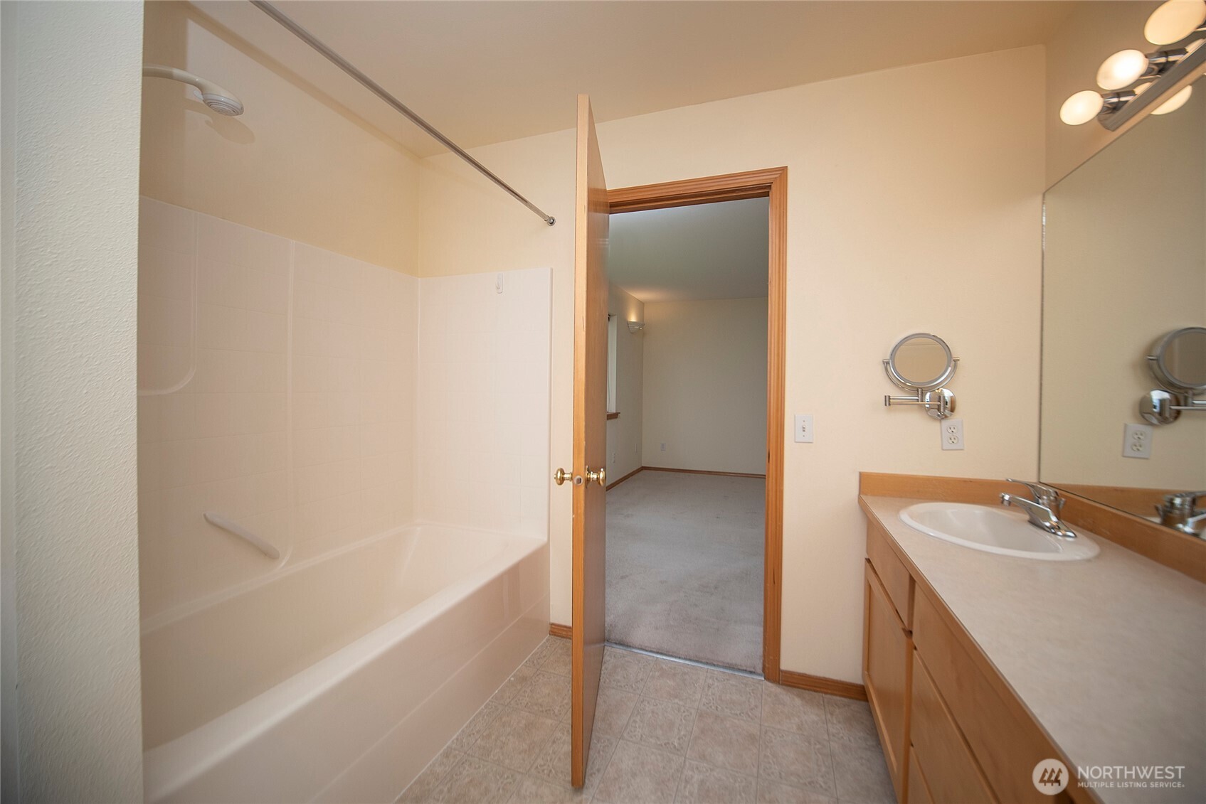 1710 N Bluegrass Lane Property Photo 14
