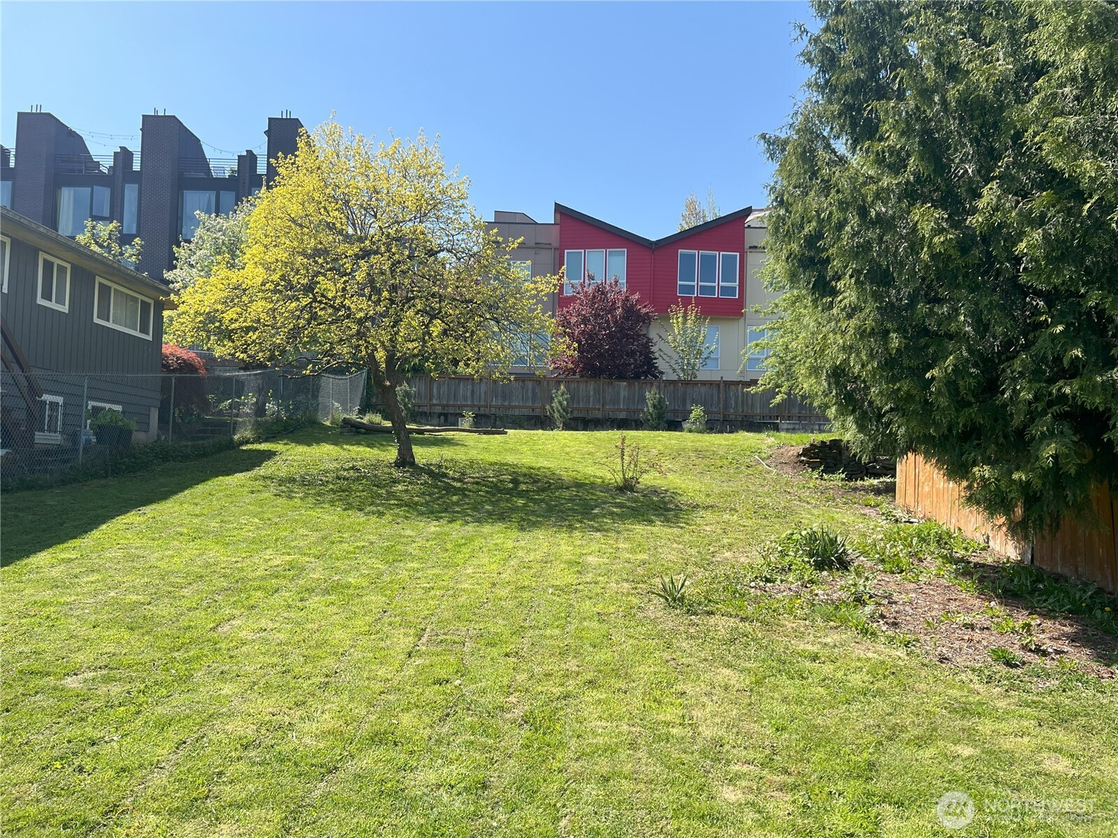 75 Xx 44th Avenue Property Photo