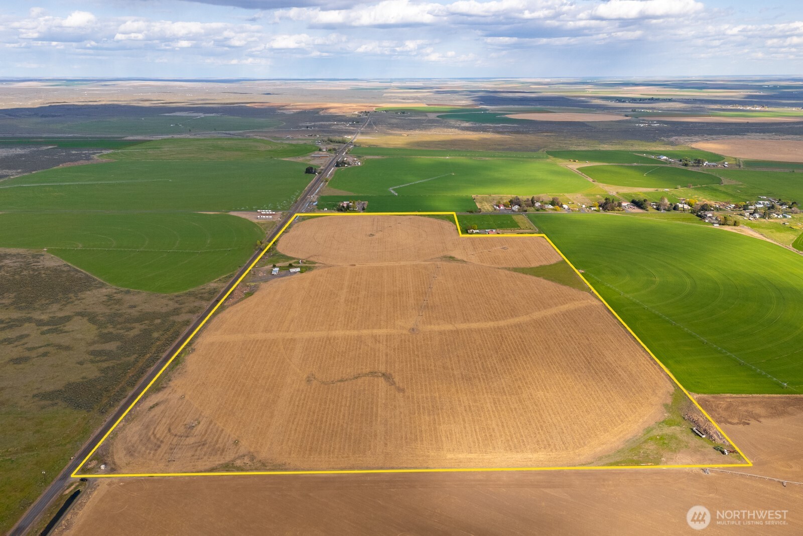 10701 12 Road Property Photo 1