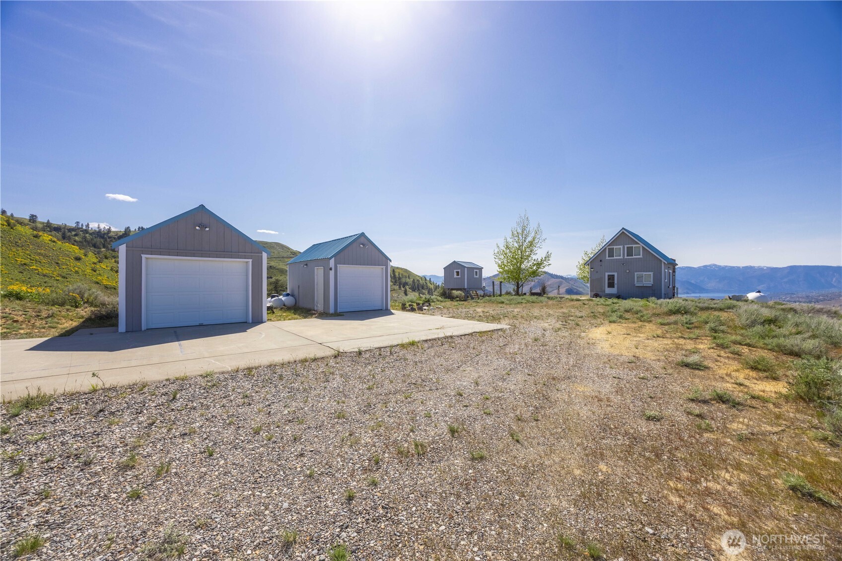 21 Thomas Drive Property Photo 1