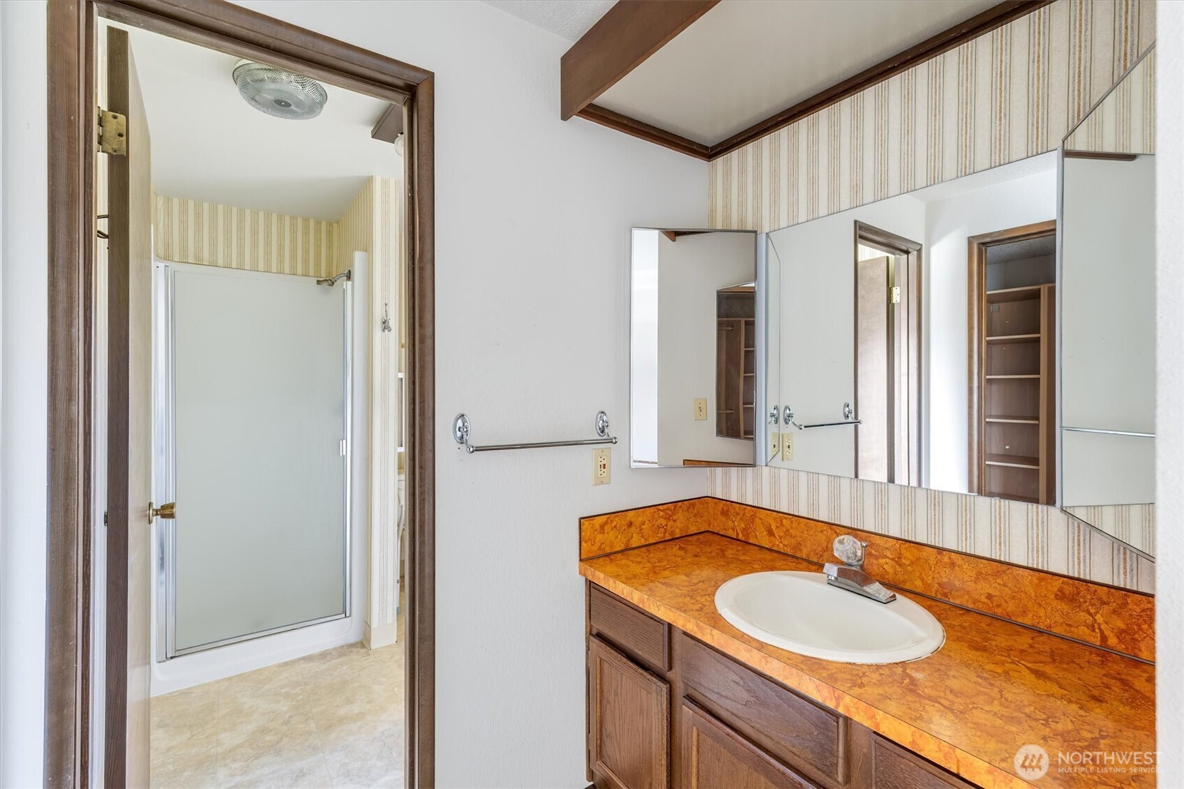 605 Peardale Lane 19 Property Photo 24