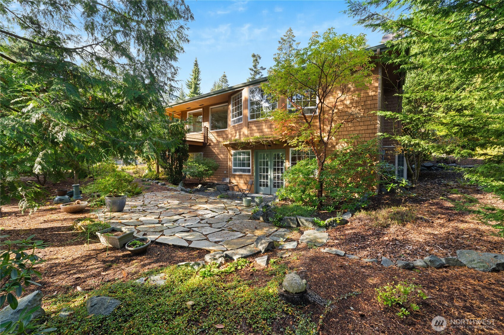 313 Willapa Place