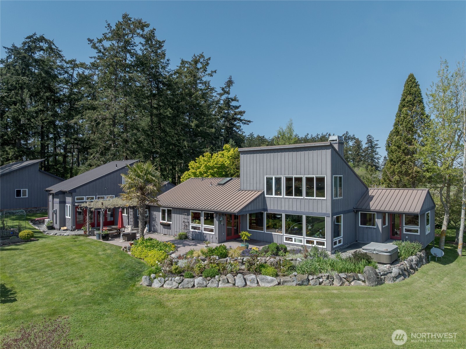 465 Davis Bay Road Property Photo 1