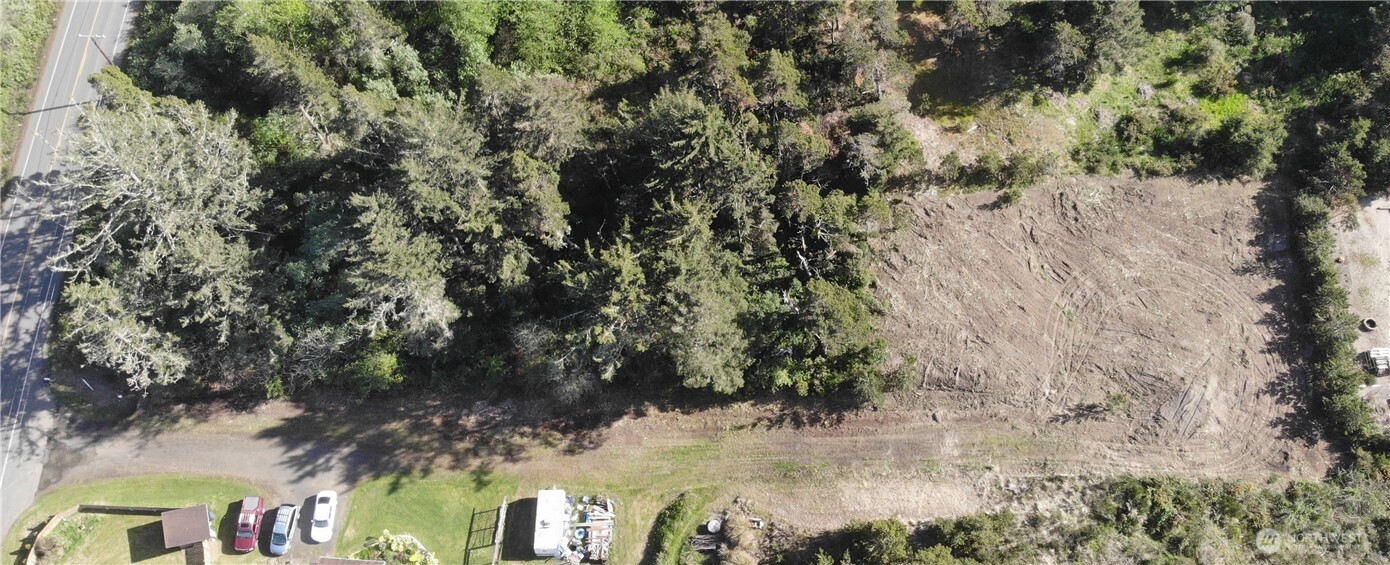 605 W Claymore Lane Property Photo 3