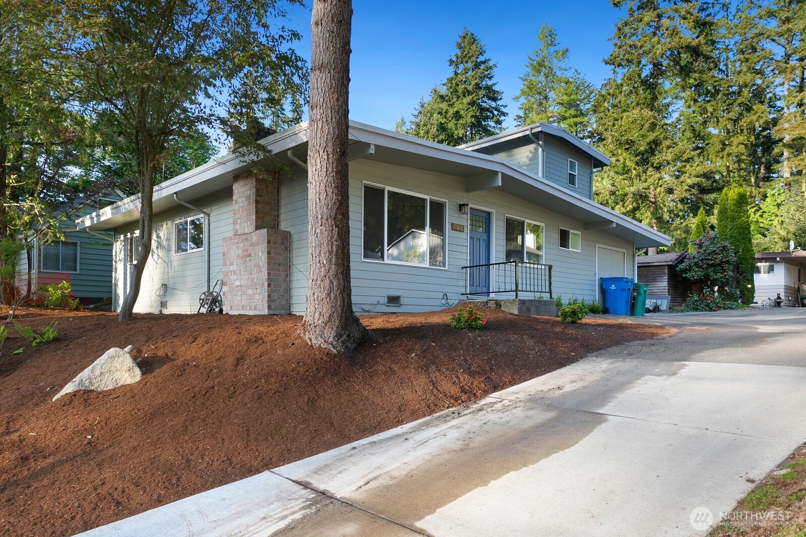 17816 5th Avenue Property Photo