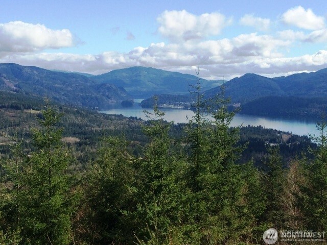 20 Academy Highlands Property Photo 4