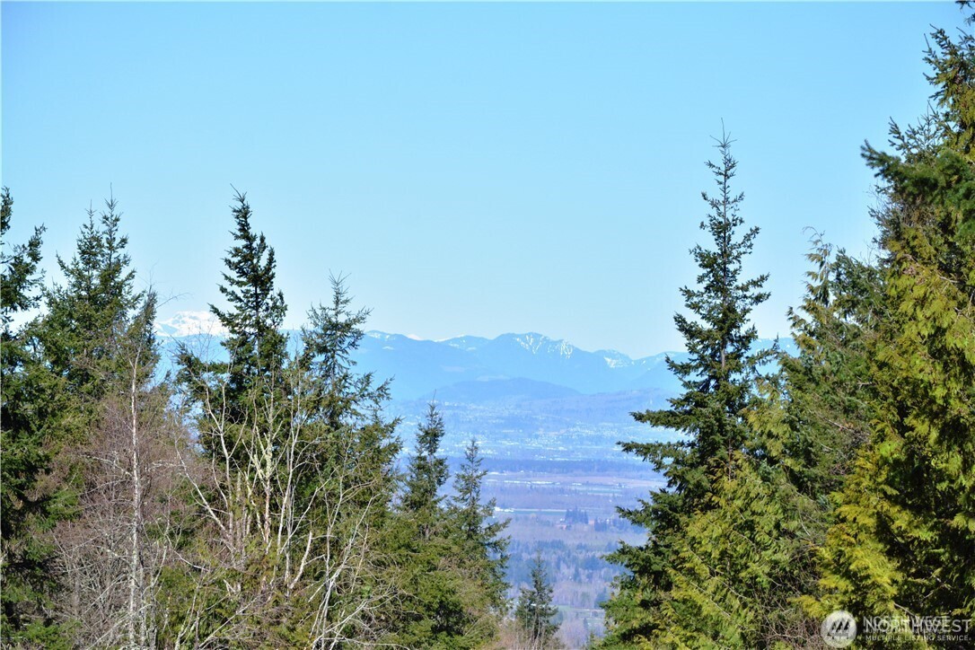 20 Academy Highlands Property Photo 18