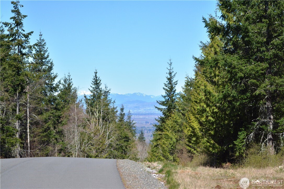 20 Academy Highlands Property Photo 22